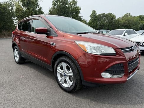 Used 2014 Ford Escape SE FWD image 2