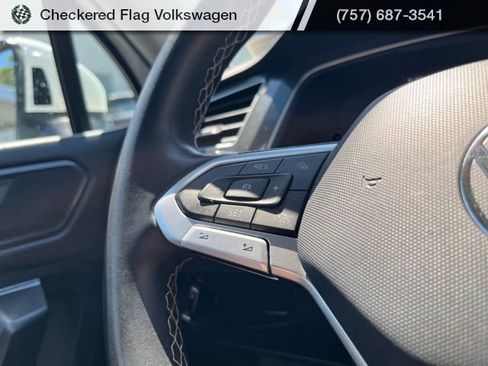 Used 2022 Volkswagen Tiguan SE FWD image 39