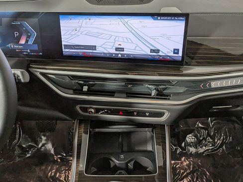 Used 2025 BMW X5 xDrive40i w/ Climate Comfort Package image 35