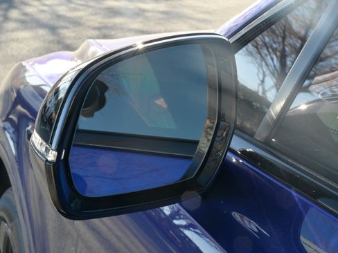 Used 2025 Bentley Bentayga image 14