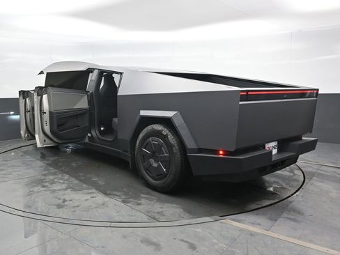 Used 2025 Tesla Cybertruck AWD Crew Cab image 47