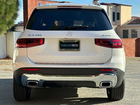 Certified 2025 Mercedes-Benz GLB 250 4MATIC image 5