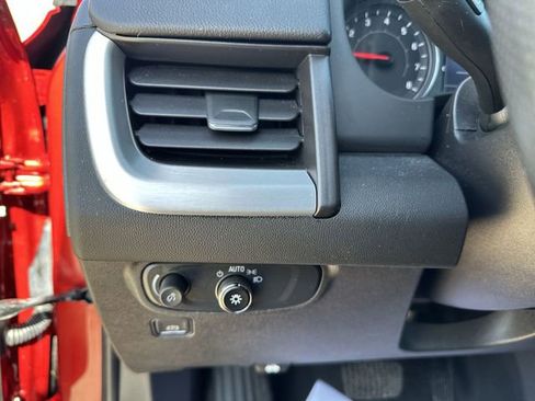 Used 2023 GMC Terrain SLE w/ Driver Convenience Package image 19