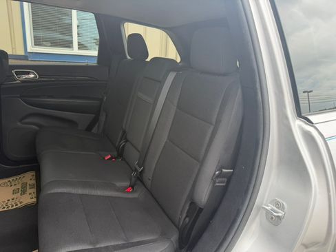 Used 2011 Jeep Grand Cherokee Laredo AWD/4WD image 18