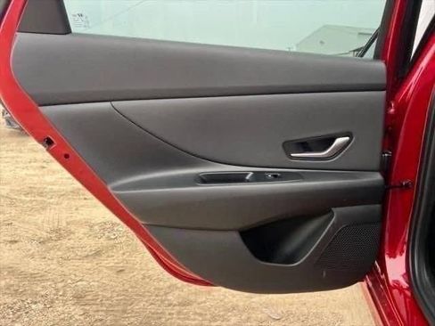 Used 2025 Hyundai Elantra Sport image 23