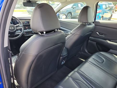 Used 2025 Hyundai Elantra Limited FWD image 7