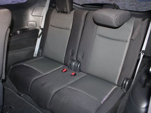 Used 2019 Nissan Pathfinder S image 6