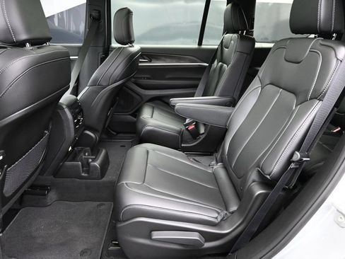 New 2026 Jeep Grand Cherokee L Limited w/ Limited Altitude Package AWD/4WD image 22