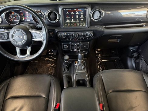 Used 2021 Jeep Wrangler Unlimited Sahara AWD/4WD image 15