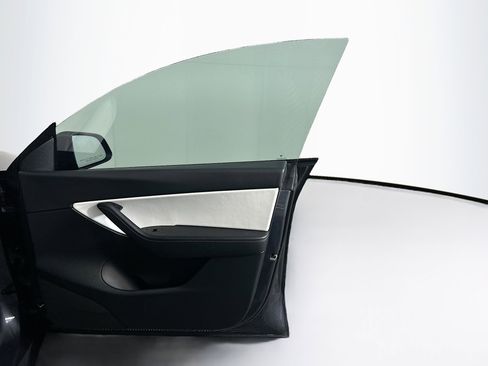 Used 2022 Tesla Model Y Performance image 33