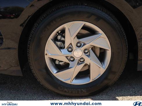 Certified 2025 Hyundai Sonata SE FWD image 9