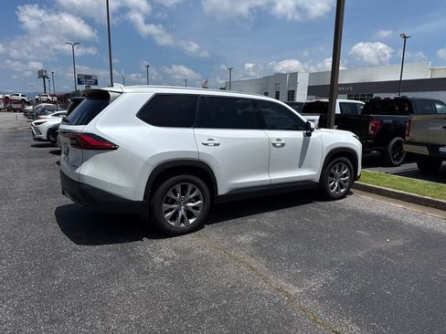 Used 2024 Toyota Grand Highlander FWD image 19
