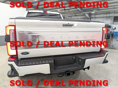 Used 2024 Ford F250 Platinum w/ Tremor Off-Road Package image 4