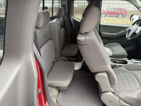 Used 2012 Nissan Frontier SV w/ Sport Appearance Pkg image 16