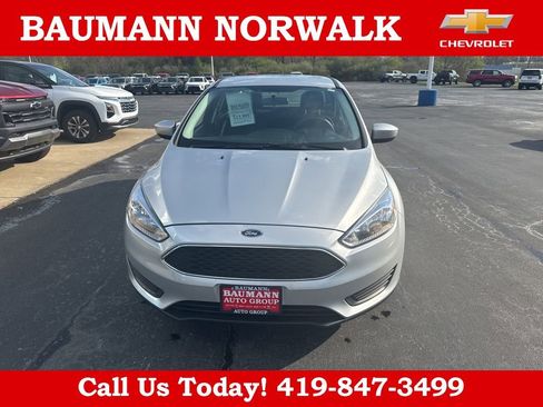 Used 2018 Ford Focus SE image 2