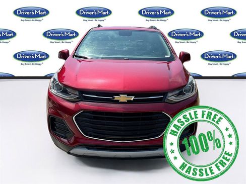Used 2020 Chevrolet Trax LT w/ LT Convenience Package FWD image 2
