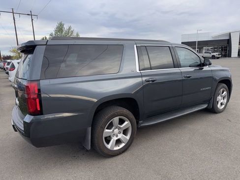 Used 2020 Chevrolet Suburban LT w/ Luxury Package image 7