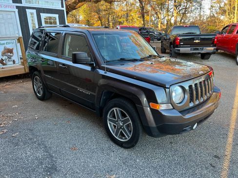 Used 2017 Jeep Patriot High Altitude image 4
