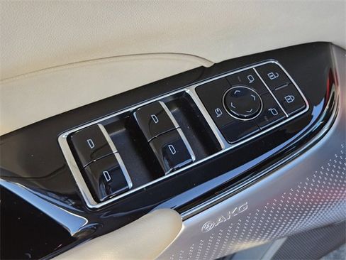 New 2026 Cadillac Lyriq V image 19