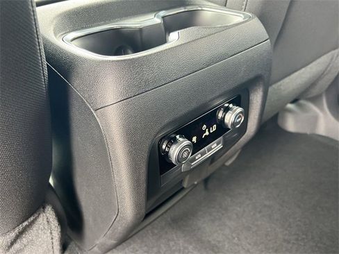 New 2025 GMC Acadia Elevation image 25