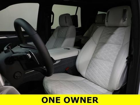 Used 2026 Cadillac Escalade V AWD/4WD image 11