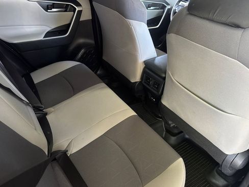 Used 2025 Toyota RAV4 XLE w/ Convenience Package FWD image 31