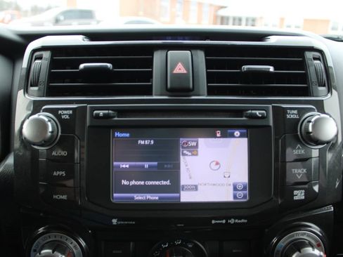 Used 2019 Toyota 4Runner TRD Off-Road image 18