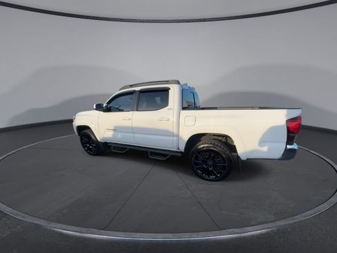 Used 2020 Toyota Tacoma SR5 RWD image 6