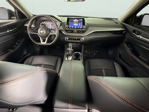 Used 2024 Nissan Altima 2.5 SR FWD image 32