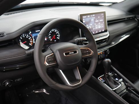 Used 2023 Jeep Compass Latitude w/ Convenience Group AWD/4WD image 21