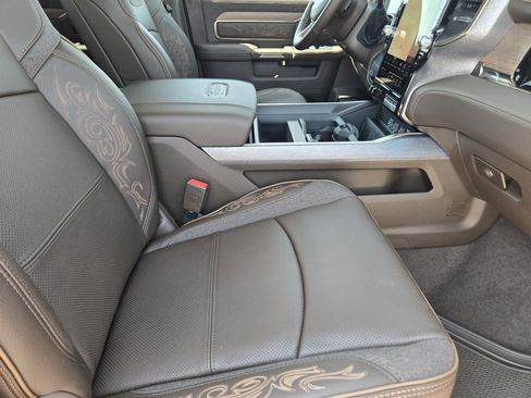 New 2026 RAM 2500 Limited AWD/4WD image 13