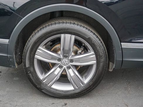 Used 2021 Volkswagen Tiguan SEL FWD image 9