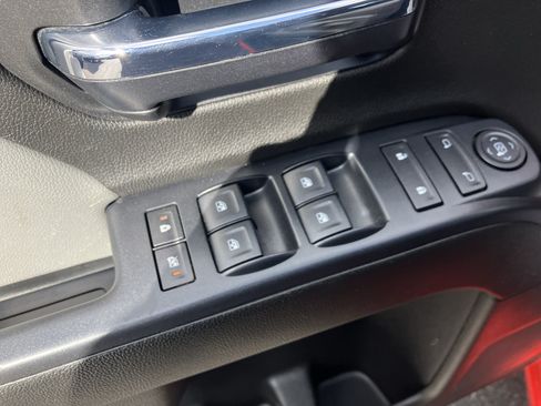 Used 2019 Chevrolet Silverado 1500 Custom w/ Custom Convenience Package AWD/4WD image 15