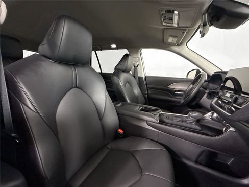 Certified 2024 Toyota Grand Highlander XLE image 43
