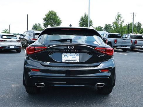 Used 2019 INFINITI QX30 w/ Cargo Package FWD image 7