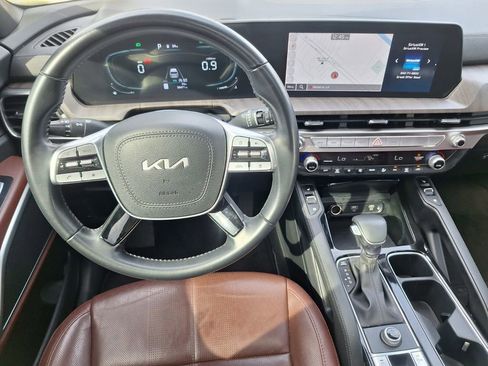Used 2024 Kia Telluride EX w/ EX Captain's Chair Package image 21