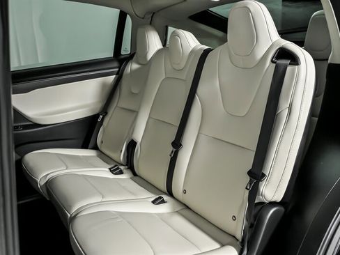 Used 2018 Tesla Model X 100D image 21