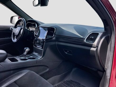 Certified 2022 Jeep Grand Cherokee Laredo X RWD image 28