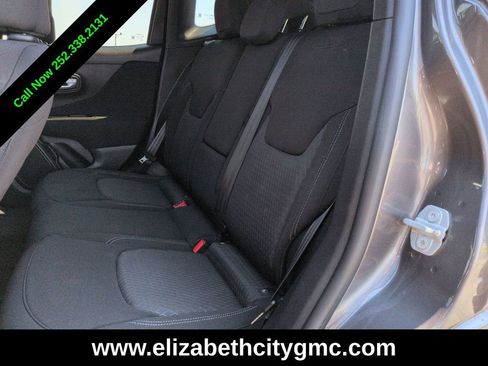 Used 2021 Jeep Renegade Latitude w/ Convenience Group AWD/4WD image 14