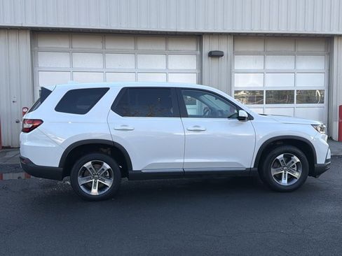 Used 2023 Honda Pilot EX-L image 4