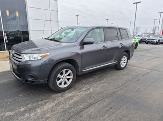Used 2012 Toyota Highlander SE w/ Tow Pkg video 1