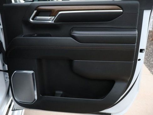 Used 2024 Chevrolet Silverado 3500 High Country w/ High Country Premium Package image 17