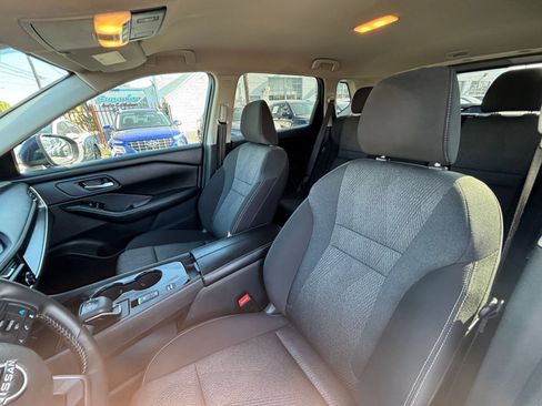 Used 2025 Nissan Rogue SV FWD image 38