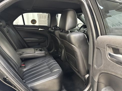 Used 2014 Chrysler 300 S w/ Luxury Group image 31