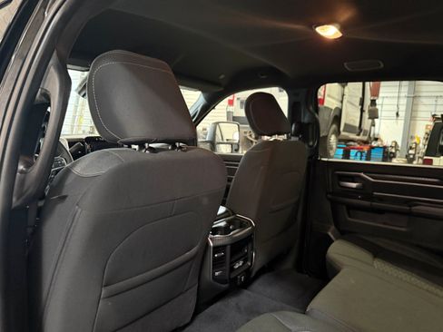 Used 2025 RAM 2500 Big Horn AWD/4WD image 35