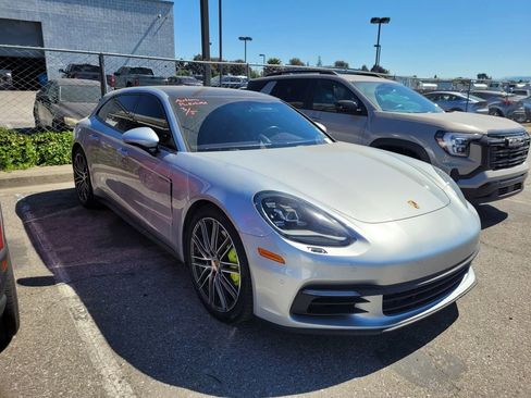 Used 2018 Porsche Panamera 4 w/ Premium Package Plus image 3