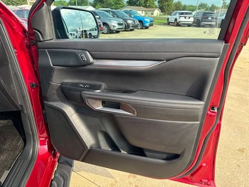 Used 2025 Ford Ranger Lariat w/ Black Appearance Package AWD/4WD image 26