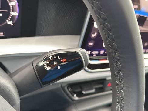 New 2026 Volkswagen Tiguan SE R-Line FWD image 13