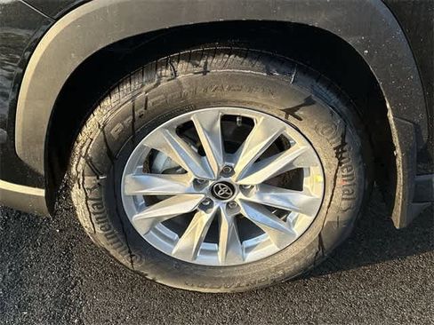 New 2026 Toyota Corolla Cross LE image 5