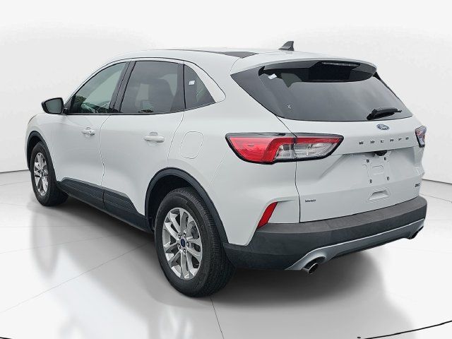 Used 2022 Ford Escape SE w/ Convenience Package FWD image 5